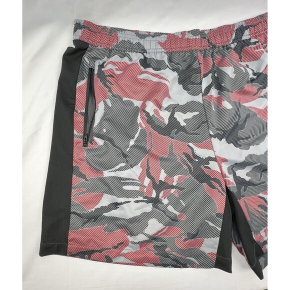 Adidas Aeroready Shorts Mens 2XL Designed 2 Move Sport Camo Red Scarlet Grey - Picture 2 of 9